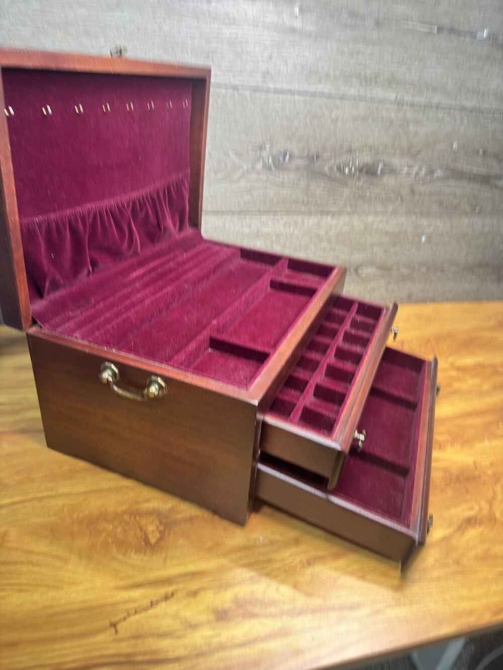 Vintage Reed & Barton  Wooden 3-tier Jewelry Storage Box Chest 15x9.5x7”